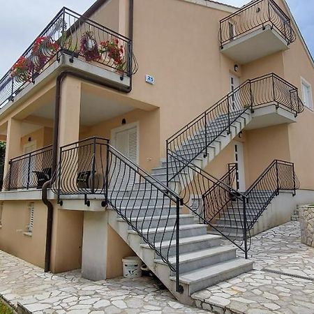 Apartmani Tomislav Đảo Krk Ngoại thất bức ảnh
